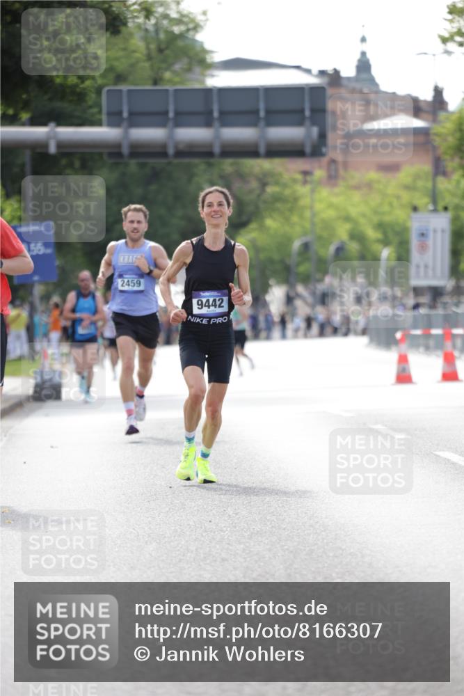 29.06.2025 - hella hamburg halbmarathon Jannik Wohlers http://msf.ph/oto/8166307 29.06.2025 09:40:58 Lombardsbrücke 7834, 7963, 9442, 10234, 11624, 17856, 17886 meine-sportfotos.de