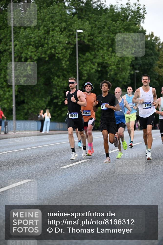 29.06.2025 - hella hamburg halbmarathon Dr. Thomas Lammeyer http://msf.ph/oto/8166312 29.06.2025 09:44:57 Kennedybrücke 1241, 2892, 6559, 7862, 10780, 11194 meine-sportfotos.de