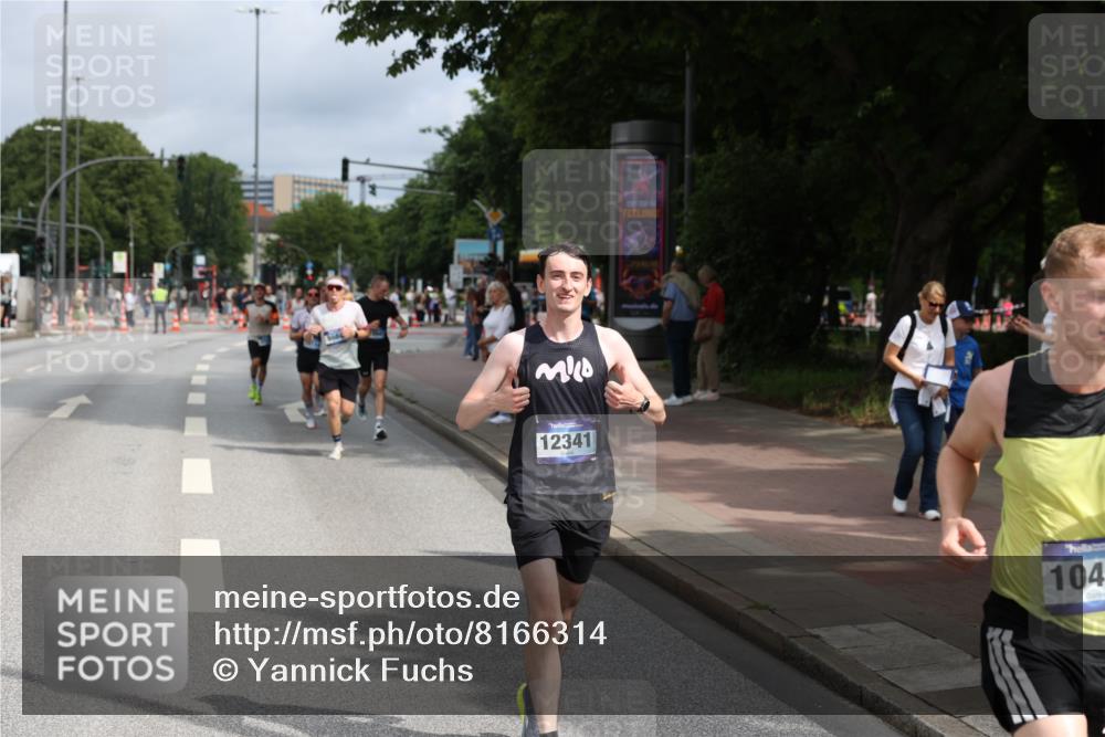29.06.2025 - hella hamburg halbmarathon Yannick Fuchs http://msf.ph/oto/8166314 29.06.2025 10:22:42 20KM 1122, 2203, 5367, 7651, 8731, 9804, 10485, 10655, 12341, 13941, 13956, 14757, 14828, 15576, 15583, 17354, 17893, 18037, 18832, 19114 meine-sportfotos.de