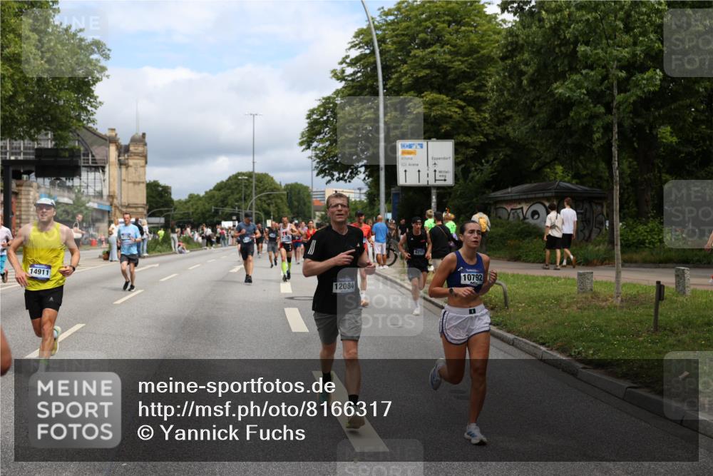29.06.2025 - hella hamburg halbmarathon Yannick Fuchs http://msf.ph/oto/8166317 29.06.2025 10:40:25 20KM 1569, 1600, 1759, 1920, 2048, 2138, 2189, 3477, 4345, 6290, 6460, 6532, 6700, 6711, 7450, 7961, 8269, 8577, 8668, 10792, 10796, 11094, 11125, 11773, 11936, 12084, 12277, 13525, 13630, 14062, 14200, 14228, 14462, 14804, 14911, 15741, 16286, 16624, 17190, 17332, 17835, 19128 meine-sportfotos.de