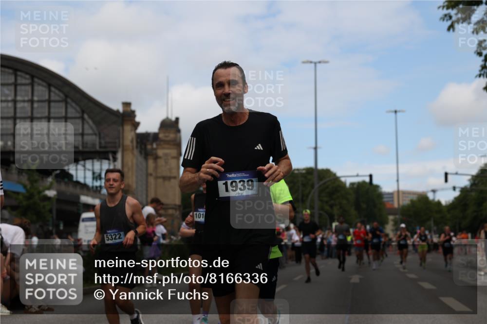 29.06.2025 - hella hamburg halbmarathon Yannick Fuchs http://msf.ph/oto/8166336 29.06.2025 11:18:17 20KM 1131, 1269, 1694, 1939, 3573, 3837, 4834, 5035, 5322, 6287, 6977, 7169, 7188, 7190, 7248, 7370, 7672, 7978, 8085, 8537, 9259, 9567, 9635, 9714, 9788, 10148, 10162, 10649, 10977, 11249, 13031, 13206, 13366, 13584, 14024, 14240, 14421, 14633, 15180, 15343, 15402, 15404, 16586, 16600, 16601, 16604, 16781, 16791, 16833, 16991, 17699, 18007, 18046, 18362, 18417, 18698 meine-sportfotos.de
