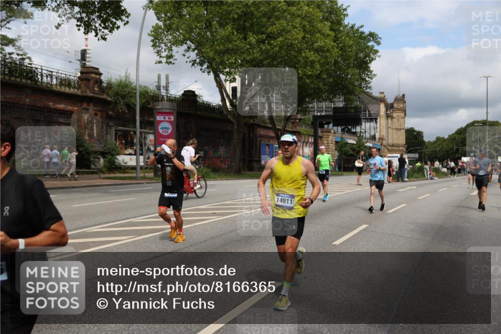 29.06.2025 - hella hamburg halbmarathon Yannick Fuchs http://msf.ph/oto/8166365 29.06.2025 10:40:25 20KM 1569, 1600, 1759, 1920, 2048, 2138, 2189, 3477, 4345, 6290, 6460, 6532, 6700, 6711, 7450, 7961, 8269, 8577, 8668, 10792, 10796, 11094, 11125, 11773, 11936, 12084, 12277, 13525, 13630, 14062, 14200, 14228, 14462, 14804, 14911, 15741, 16286, 16624, 17190, 17332, 17835, 19128 meine-sportfotos.de
