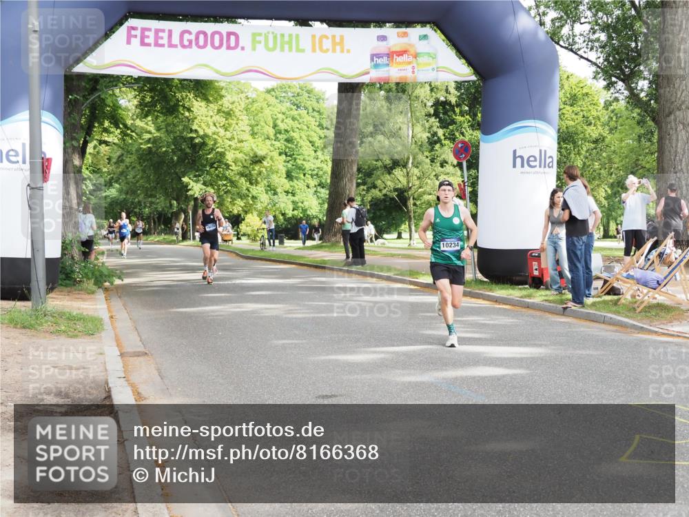 29.06.2025 - hella hamburg halbmarathon MichiJ http://msf.ph/oto/8166368 29.06.2025 10:14:10 Zwischen KM18-KM19 10234, 10780 meine-sportfotos.de