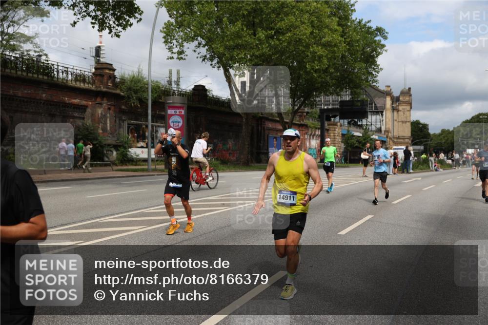 29.06.2025 - hella hamburg halbmarathon Yannick Fuchs http://msf.ph/oto/8166379 29.06.2025 10:40:25 20KM 1569, 1600, 1759, 1920, 2048, 2138, 2189, 3477, 4345, 6290, 6460, 6532, 6700, 6711, 7450, 7961, 8269, 8577, 8668, 10792, 10796, 11094, 11125, 11773, 11936, 12084, 12277, 13525, 13630, 14062, 14200, 14228, 14462, 14804, 14911, 15741, 16286, 16624, 17190, 17332, 17835, 19128 meine-sportfotos.de