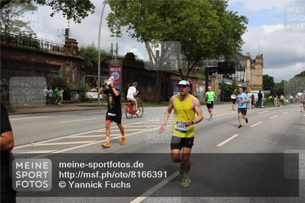 29.06.2025 - hella hamburg halbmarathon Yannick Fuchs http://msf.ph/oto/8166391 29.06.2025 10:40:25 20KM 1569, 1600, 1759, 1920, 2048, 2138, 2189, 3477, 4345, 6290, 6460, 6532, 6700, 6711, 7450, 7961, 8269, 8577, 8668, 10792, 10796, 11094, 11125, 11773, 11936, 12084, 12277, 13525, 13630, 14062, 14200, 14228, 14462, 14804, 14911, 15741, 16286, 16624, 17190, 17332, 17835, 19128 meine-sportfotos.de