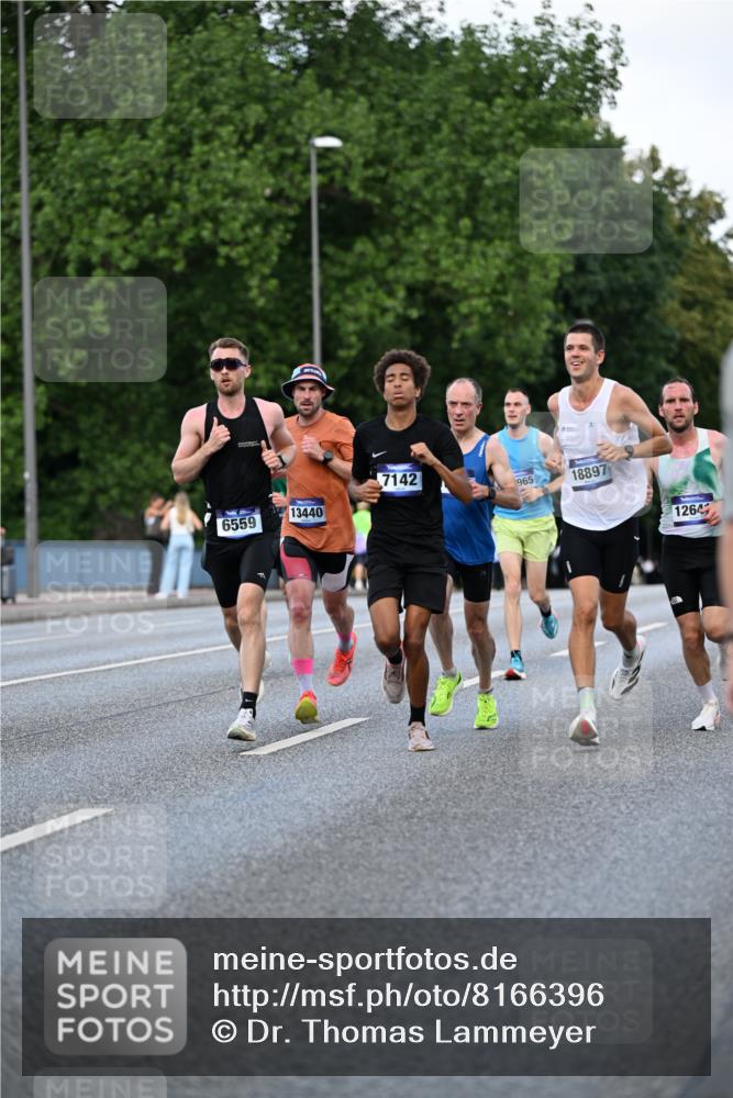 29.06.2025 - hella hamburg halbmarathon Dr. Thomas Lammeyer http://msf.ph/oto/8166396 29.06.2025 09:44:58 Kennedybrücke 1241, 2892, 6559, 7862, 10780, 11194 meine-sportfotos.de