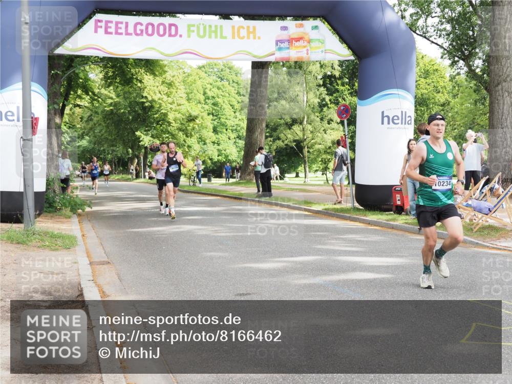 29.06.2025 - hella hamburg halbmarathon MichiJ http://msf.ph/oto/8166462 29.06.2025 10:14:11 Zwischen KM18-KM19 10234, 10780 meine-sportfotos.de