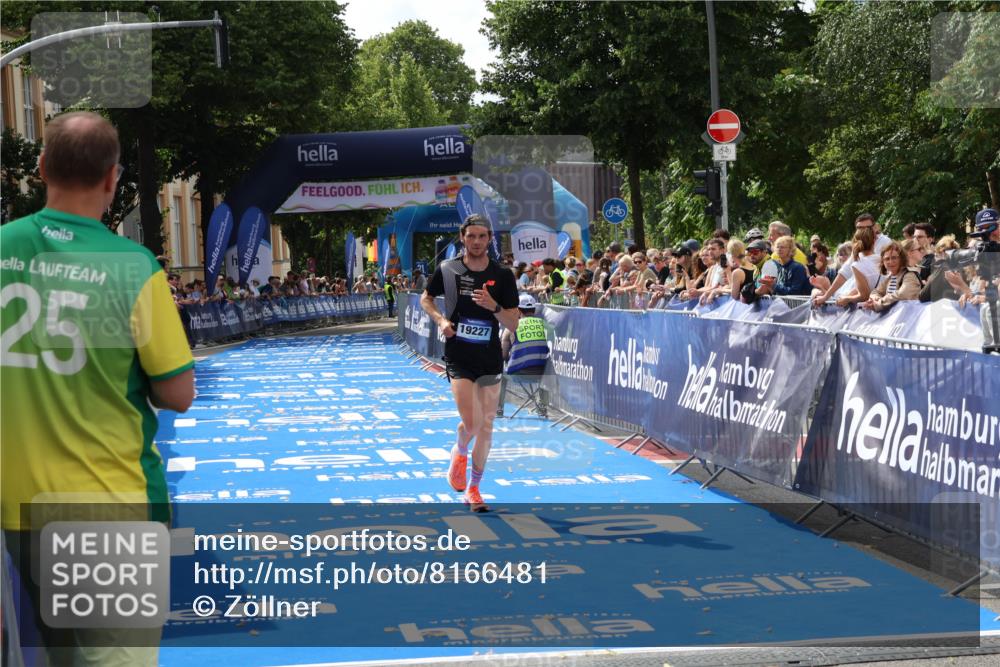 29.06.2025 - hella hamburg halbmarathon Zöllner http://msf.ph/oto/8166481 29.06.2025 10:14:34 Ziel 19227 meine-sportfotos.de