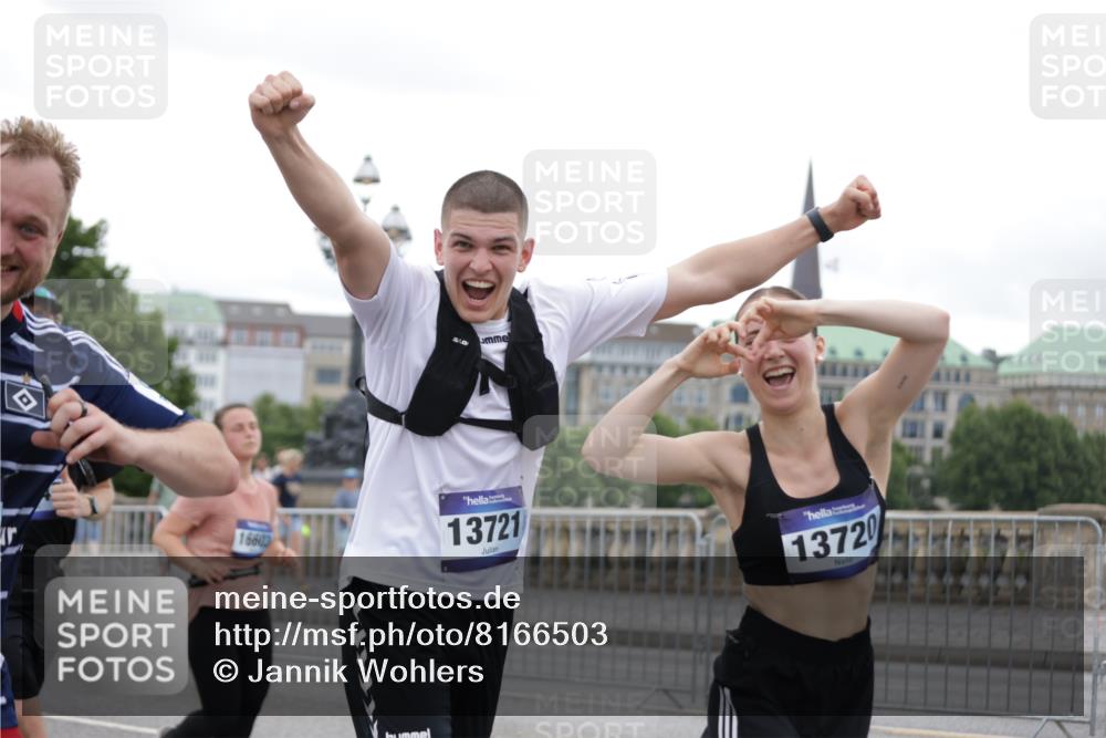 29.06.2025 - hella hamburg halbmarathon Jannik Wohlers http://msf.ph/oto/8166503 29.06.2025 11:05:22 Lombardsbrücke 1409, 3502, 3858, 4682, 5426, 5946, 6621, 6798, 7470, 7538, 7539, 7545, 7857, 8438, 8756, 9035, 9382, 10004, 10395, 10906, 11121, 11348, 11852, 11853, 12040, 12045, 12182, 12763, 12885, 12918, 12985, 12986, 13720, 13721, 13813, 13935, 14136, 14193, 14295, 14454, 14469, 14641, 14733, 14912, 15904, 16474, 16482, 16496, 16542, 16603, 16699, 16790, 17069, 17274, 17361, 17460, 17858, 17859, 18527 meine-sportfotos.de