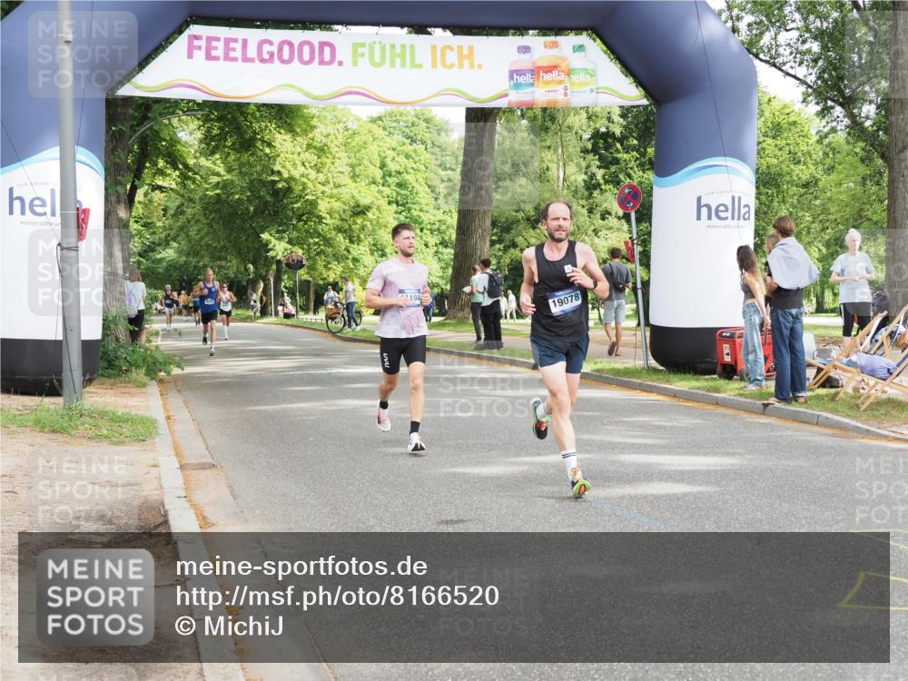 29.06.2025 - hella hamburg halbmarathon MichiJ http://msf.ph/oto/8166520 29.06.2025 10:14:13 Zwischen KM18-KM19 10234, 19078 meine-sportfotos.de