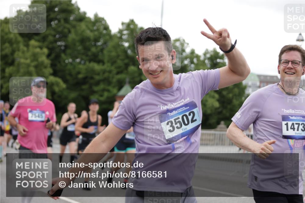 29.06.2025 - hella hamburg halbmarathon Jannik Wohlers http://msf.ph/oto/8166581 29.06.2025 11:05:26 Lombardsbrücke 1409, 2731, 3502, 3755, 3858, 4351, 4352, 4682, 5563, 5946, 6283, 6621, 6798, 7164, 7347, 7545, 7857, 8438, 8756, 9035, 9382, 10004, 10395, 10906, 11121, 11296, 11348, 11852, 11853, 12040, 12045, 12753, 12763, 12885, 12918, 12985, 12986, 13216, 13320, 13720, 13721, 13813, 13935, 14136, 14193, 14454, 14641, 14733, 14912, 15904, 16474, 16482, 16496, 16510, 16542, 16584, 16603, 16699, 16790, 17069, 17361, 17460, 17858, 17859, 18527 meine-sportfotos.de