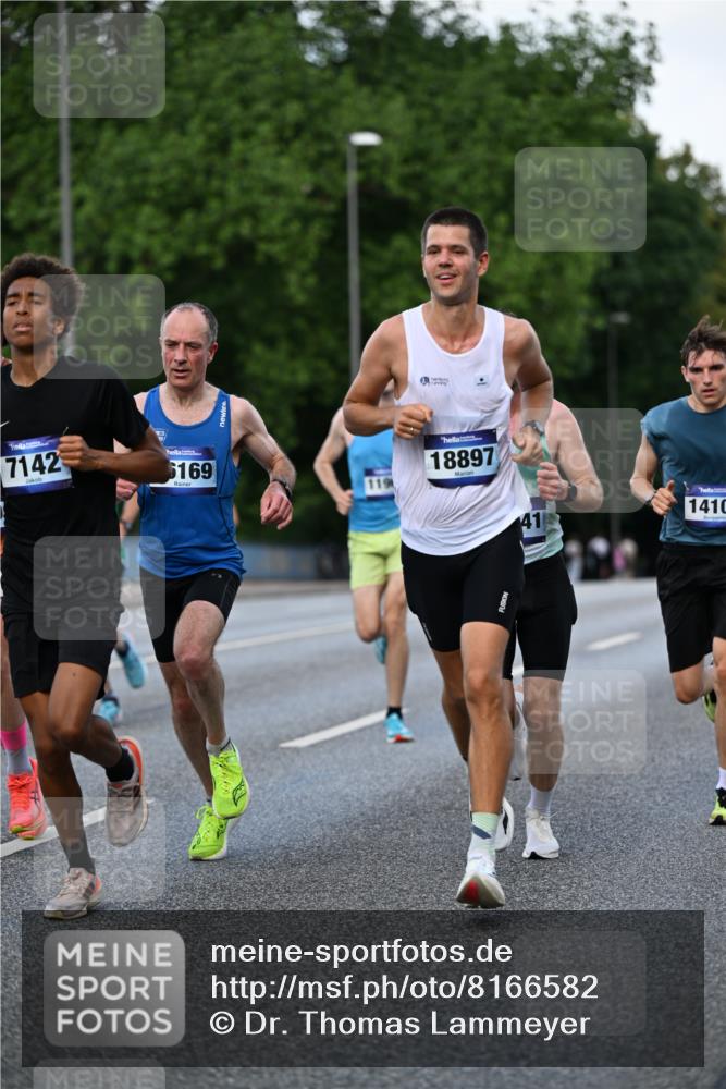 29.06.2025 - hella hamburg halbmarathon Dr. Thomas Lammeyer http://msf.ph/oto/8166582 29.06.2025 09:44:59 Kennedybrücke 1241, 2892, 6559, 7862, 10780, 11194 meine-sportfotos.de