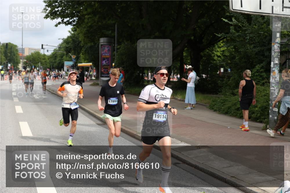 29.06.2025 - hella hamburg halbmarathon Yannick Fuchs http://msf.ph/oto/8166610 29.06.2025 10:22:46 20KM 1122, 2203, 4678, 5367, 7651, 8731, 9804, 10485, 10655, 12341, 13941, 14757, 15576, 15583, 17354, 17893, 18567, 18832, 19114 meine-sportfotos.de