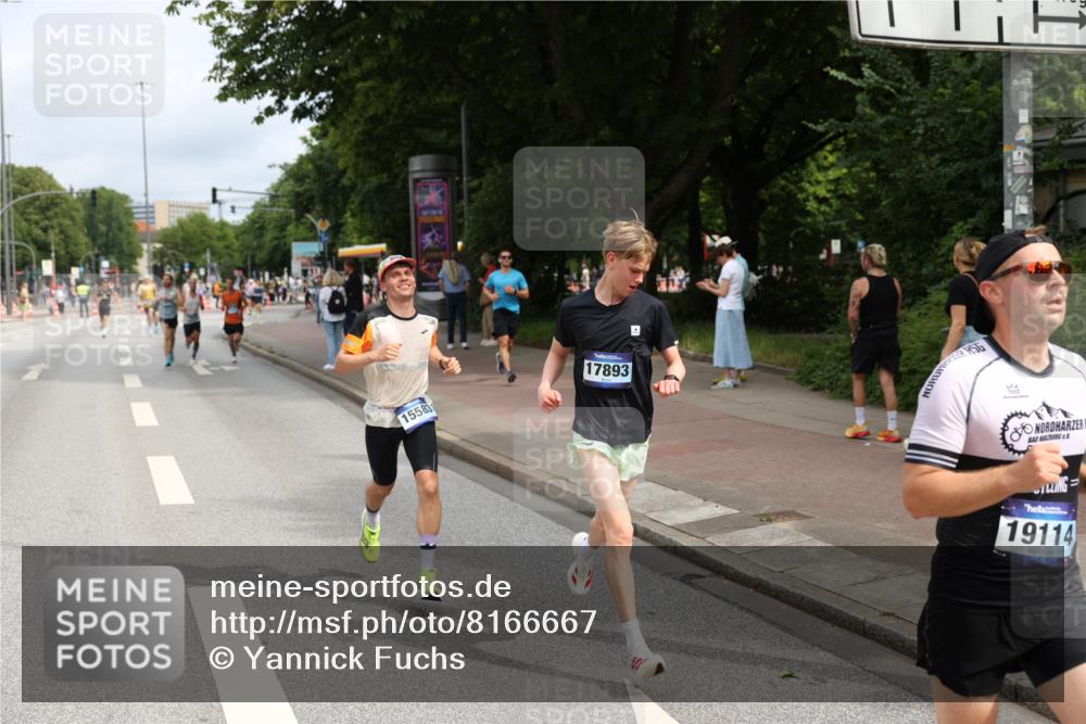 29.06.2025 - hella hamburg halbmarathon Yannick Fuchs http://msf.ph/oto/8166667 29.06.2025 10:22:47 20KM 1122, 2203, 4678, 5367, 7651, 8731, 9804, 10485, 10655, 12341, 13941, 14757, 15576, 15583, 17354, 17893, 18567, 18832, 19114 meine-sportfotos.de