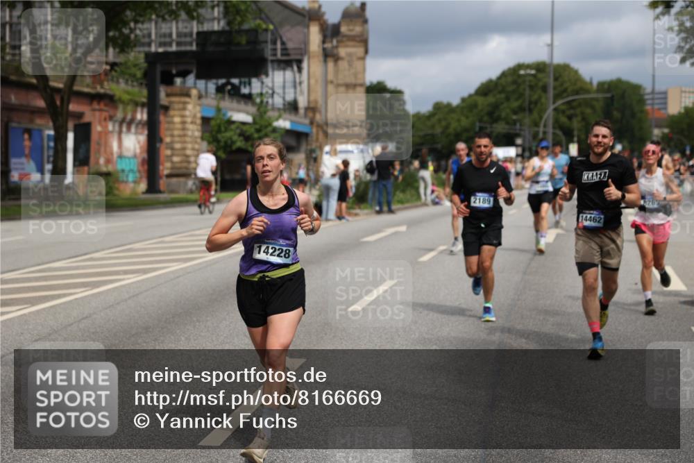 29.06.2025 - hella hamburg halbmarathon Yannick Fuchs http://msf.ph/oto/8166669 29.06.2025 10:40:32 20KM 1139, 1569, 1600, 1759, 1920, 2048, 2189, 2842, 3087, 4345, 4949, 6388, 6460, 6532, 6691, 6700, 7335, 7961, 8269, 8577, 8668, 11094, 11125, 11491, 11773, 11936, 12171, 12579, 13630, 13782, 14062, 14200, 14228, 14262, 14462, 14722, 14804, 15133, 15741, 16127, 16286, 17190, 17332, 17492, 17892, 19128 meine-sportfotos.de