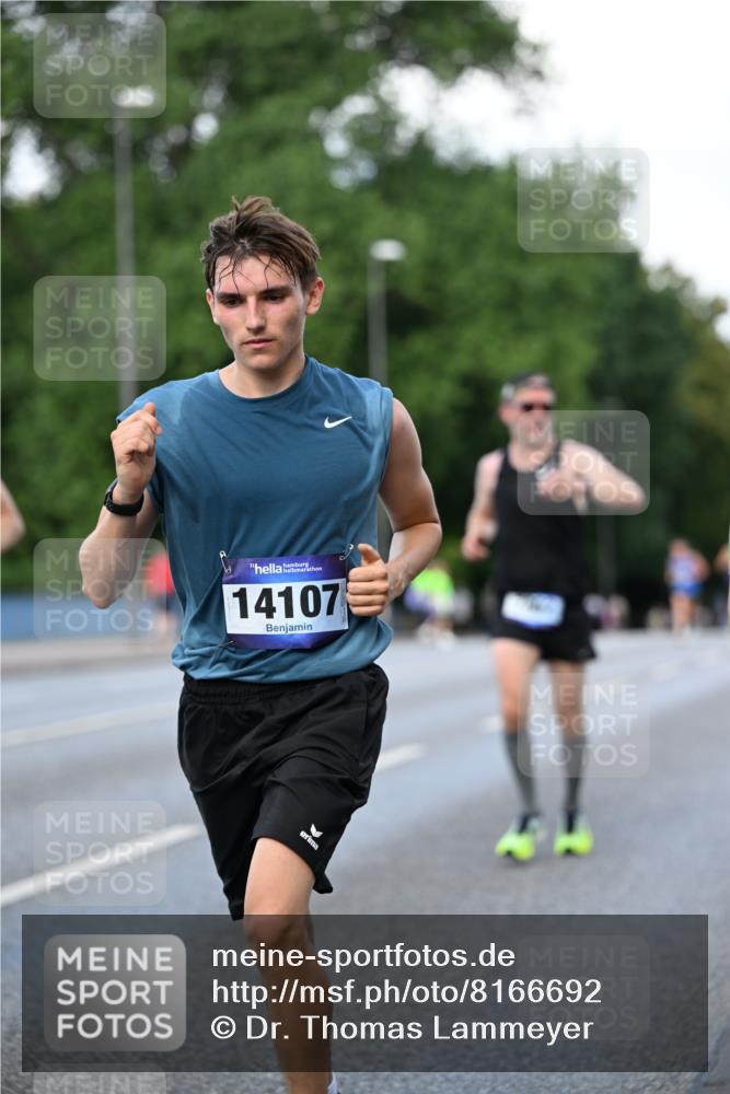 29.06.2025 - hella hamburg halbmarathon Dr. Thomas Lammeyer http://msf.ph/oto/8166692 29.06.2025 09:45:01 Kennedybrücke 1241, 2892, 6559, 7862, 10780 meine-sportfotos.de