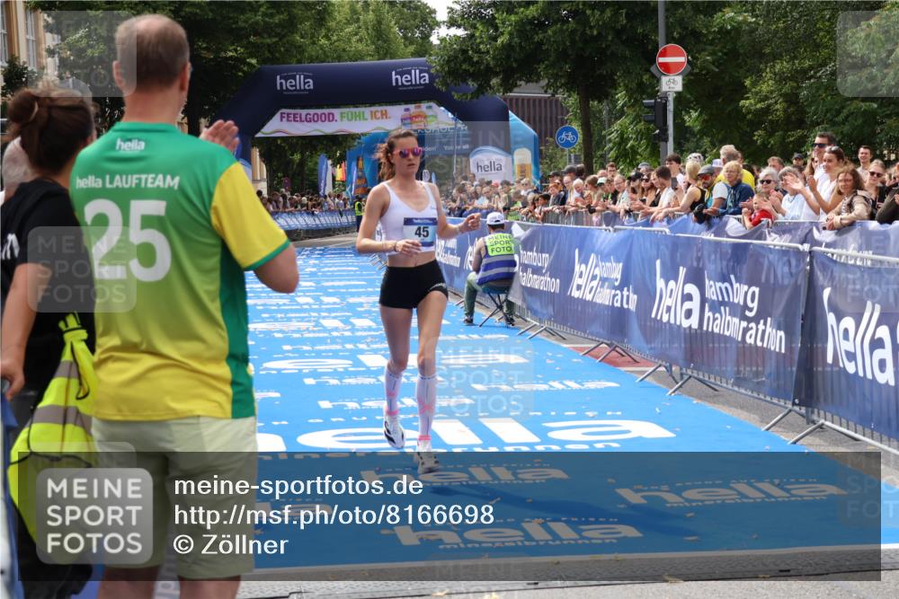 29.06.2025 - hella hamburg halbmarathon Zöllner http://msf.ph/oto/8166698 29.06.2025 10:15:51 Ziel 45 meine-sportfotos.de