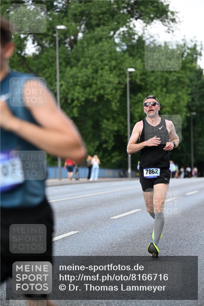 29.06.2025 - hella hamburg halbmarathon Dr. Thomas Lammeyer http://msf.ph/oto/8166716 29.06.2025 09:45:02 Kennedybrücke 1241, 2892, 6559, 7862 meine-sportfotos.de