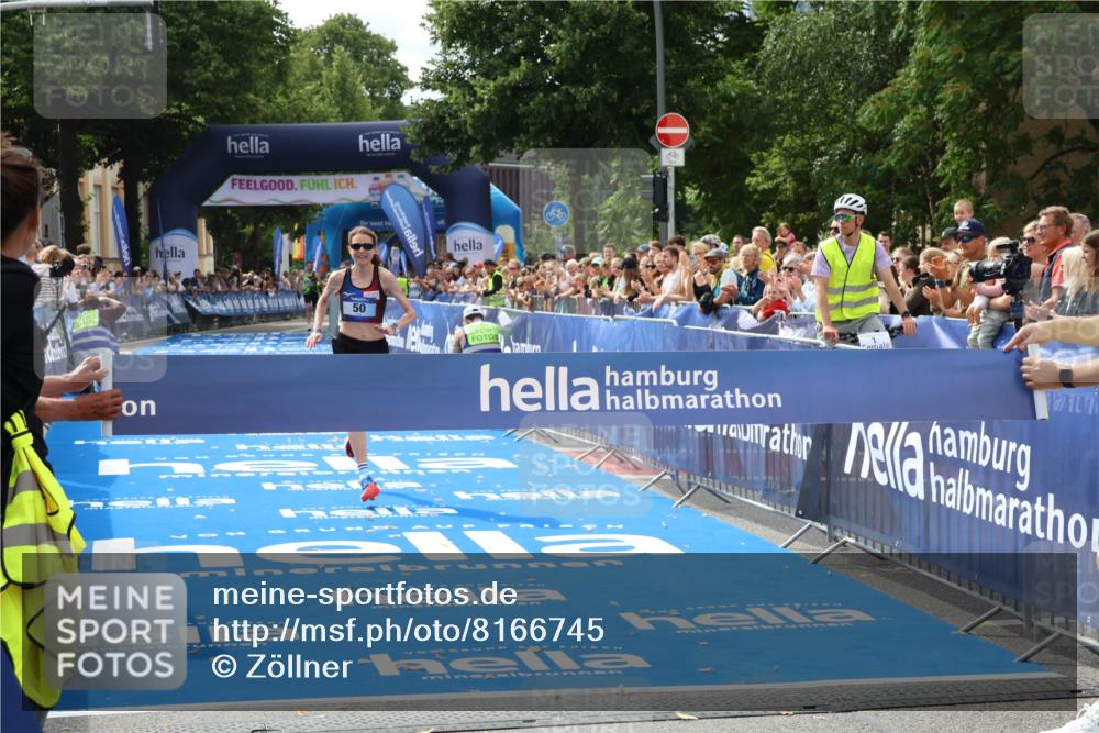 29.06.2025 - hella hamburg halbmarathon Zöllner http://msf.ph/oto/8166745 29.06.2025 10:16:15 Ziel 50 meine-sportfotos.de