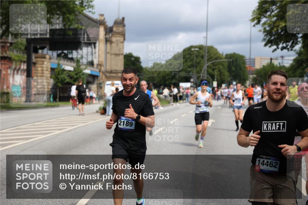 29.06.2025 - hella hamburg halbmarathon Yannick Fuchs http://msf.ph/oto/8166753 29.06.2025 10:40:34 20KM 1139, 1600, 1759, 1920, 2048, 2189, 2842, 3087, 4237, 4949, 6388, 6532, 6691, 6700, 7335, 7961, 8269, 8577, 8668, 11094, 11125, 11491, 11773, 11936, 12171, 12269, 12579, 12891, 13630, 13782, 14062, 14200, 14228, 14262, 14462, 14722, 14804, 15133, 15149, 15157, 15206, 15741, 15900, 16127, 16286, 17008, 17190, 17281, 17332, 17492, 17892, 18118, 19128 meine-sportfotos.de