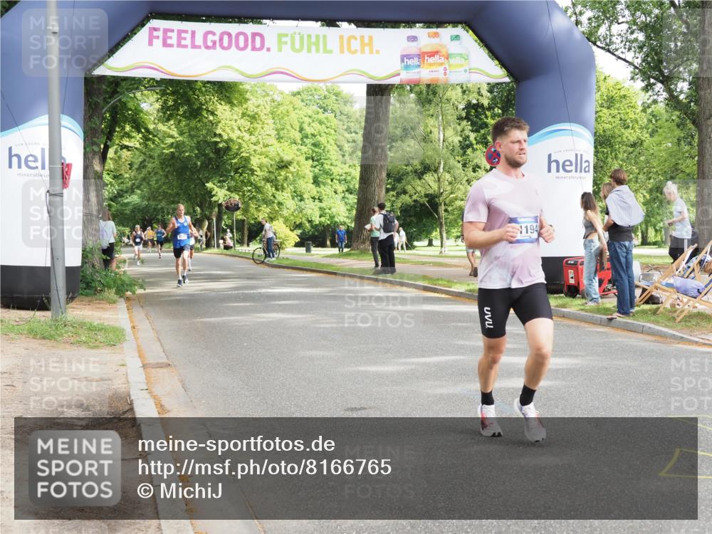 29.06.2025 - hella hamburg halbmarathon MichiJ http://msf.ph/oto/8166765 29.06.2025 10:14:14 Zwischen KM18-KM19 10234, 11194, 19078 meine-sportfotos.de