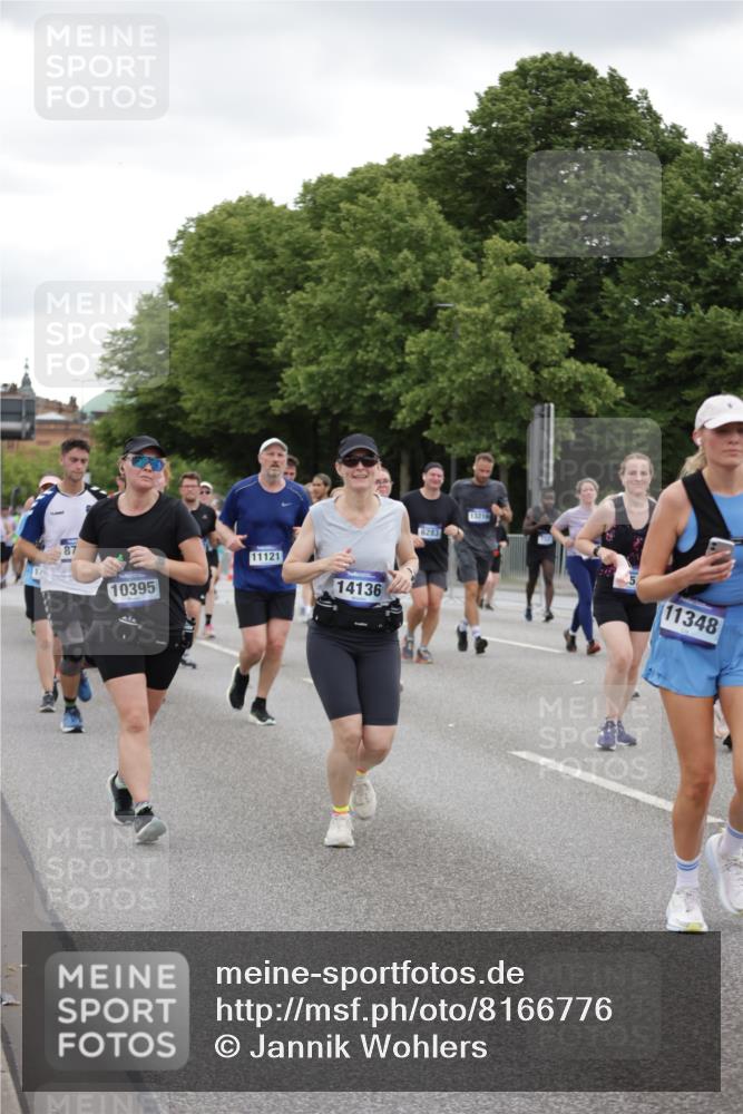 29.06.2025 - hella hamburg halbmarathon Jannik Wohlers http://msf.ph/oto/8166776 29.06.2025 11:05:30 Lombardsbrücke 1409, 2731, 3502, 3755, 3858, 4351, 4352, 4682, 5006, 5340, 5563, 5922, 5946, 6283, 6409, 6798, 7164, 7347, 7545, 7857, 7979, 8438, 8756, 8804, 9035, 10004, 10395, 11121, 11296, 11348, 11852, 11853, 12040, 12045, 12753, 12763, 12830, 12885, 12918, 12985, 12986, 13216, 13320, 13721, 13813, 14136, 14193, 14454, 14641, 14733, 14912, 15904, 16102, 16474, 16482, 16496, 16510, 16516, 16542, 16584, 16603, 16699, 16790, 17361, 17460, 17858, 17859, 18527 meine-sportfotos.de