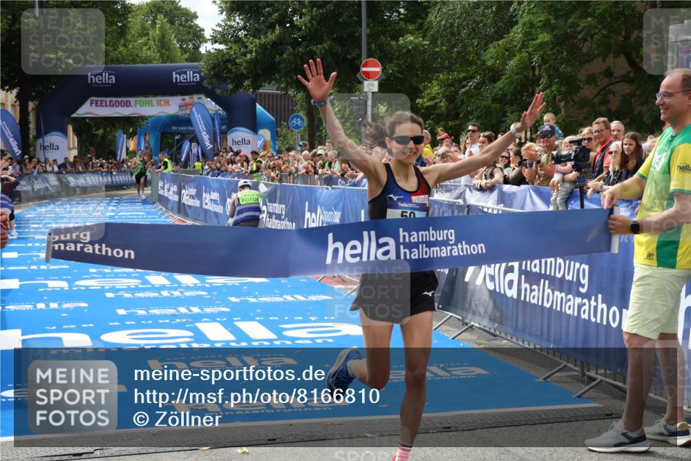 29.06.2025 - hella hamburg halbmarathon Zöllner http://msf.ph/oto/8166810 29.06.2025 10:16:16 Ziel 50 meine-sportfotos.de