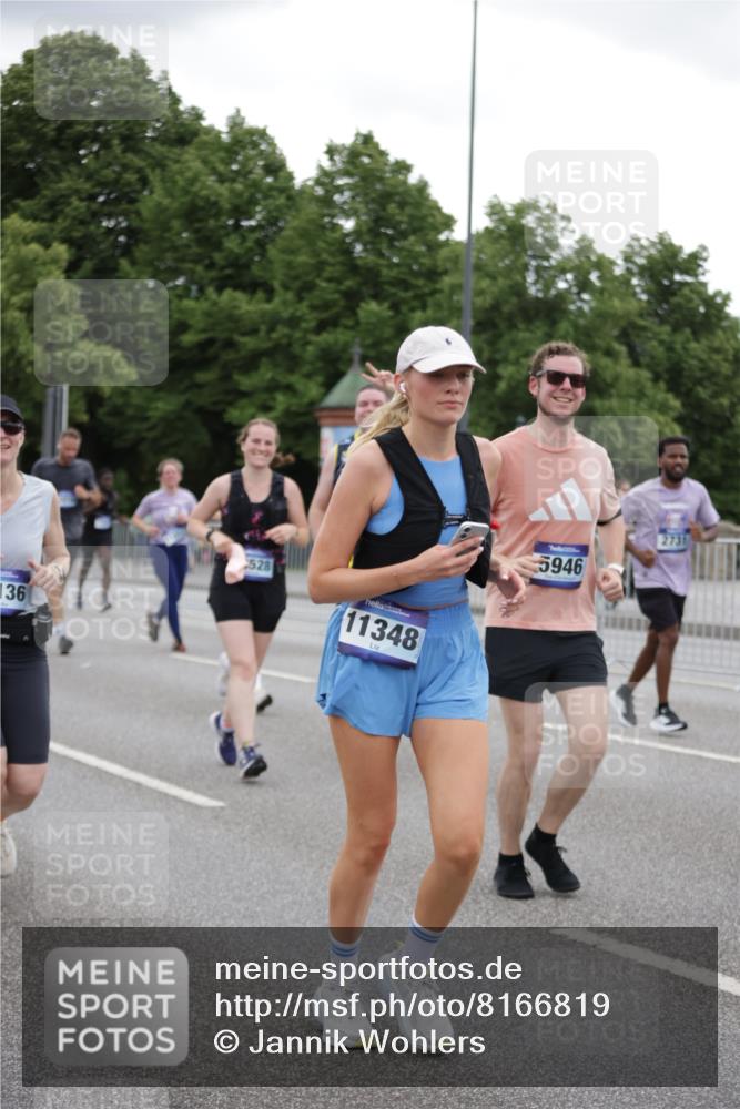 29.06.2025 - hella hamburg halbmarathon Jannik Wohlers http://msf.ph/oto/8166819 29.06.2025 11:05:31 Lombardsbrücke 1409, 2731, 3502, 3755, 3858, 4351, 4352, 4682, 5006, 5340, 5563, 5922, 5946, 6283, 6409, 6798, 7164, 7347, 7545, 7857, 7979, 8438, 8756, 8804, 9035, 10004, 10395, 11121, 11296, 11348, 11852, 11853, 11946, 12040, 12045, 12753, 12763, 12830, 12885, 12918, 12985, 12986, 13216, 13320, 13682, 13813, 14136, 14193, 14641, 14733, 14912, 15798, 15904, 16102, 16474, 16482, 16510, 16516, 16542, 16584, 16603, 16699, 16790, 17361, 17460, 17858, 17859, 18441, 18527, 18991 meine-sportfotos.de