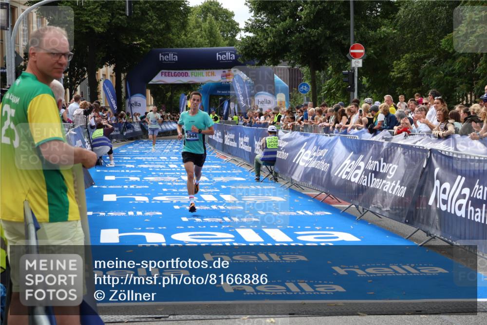 29.06.2025 - hella hamburg halbmarathon Zöllner http://msf.ph/oto/8166886 29.06.2025 10:16:36 Ziel 3944, 11864 meine-sportfotos.de