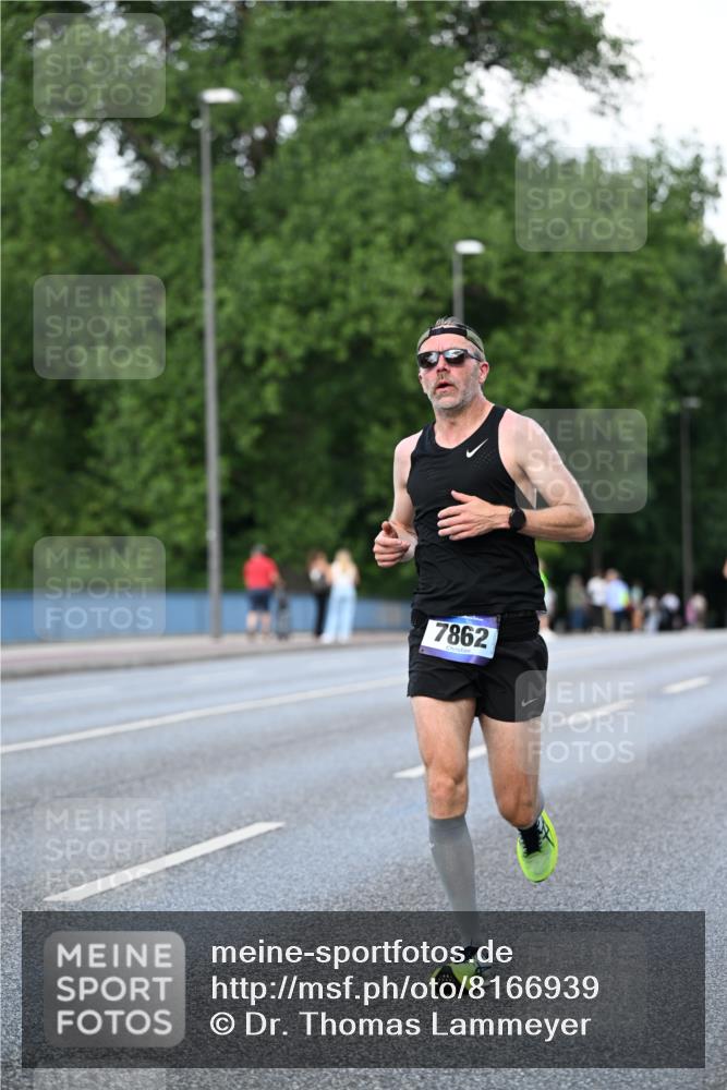 29.06.2025 - hella hamburg halbmarathon Dr. Thomas Lammeyer http://msf.ph/oto/8166939 29.06.2025 09:45:02 Kennedybrücke 1241, 2892, 6559, 7862 meine-sportfotos.de