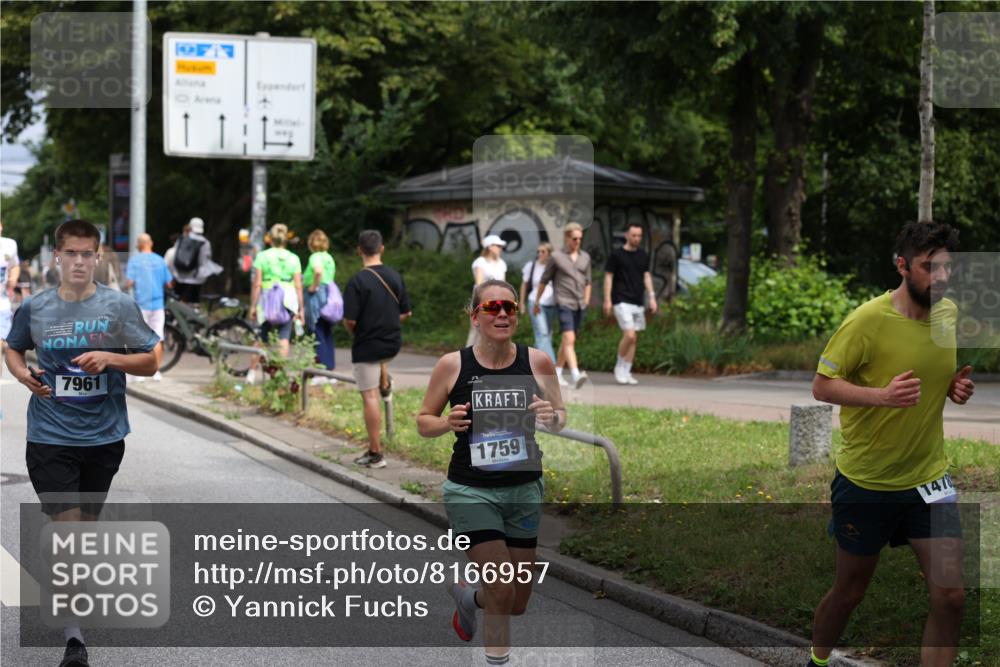 29.06.2025 - hella hamburg halbmarathon Yannick Fuchs http://msf.ph/oto/8166957 29.06.2025 10:40:40 20KM 1139, 1759, 2842, 3087, 4091, 4237, 4497, 4949, 5459, 6388, 6421, 6532, 6691, 6700, 6978, 7335, 7961, 8142, 8269, 8482, 8577, 8981, 9232, 9386, 9529, 9786, 11094, 11125, 11185, 11491, 12171, 12269, 12579, 12651, 12891, 13630, 13698, 13782, 13940, 14045, 14062, 14262, 14462, 14722, 14804, 15133, 15149, 15157, 15206, 15900, 16127, 16286, 17008, 17190, 17281, 17332, 17461, 17492, 17892, 18118, 19128 meine-sportfotos.de