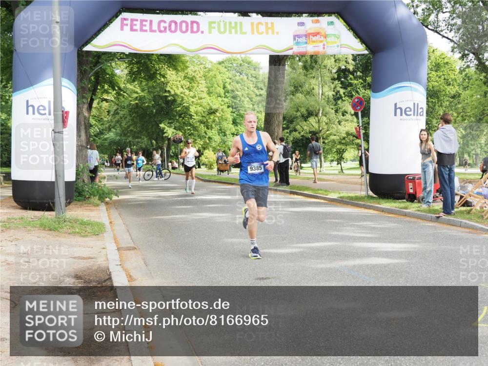 29.06.2025 - hella hamburg halbmarathon MichiJ http://msf.ph/oto/8166965 29.06.2025 10:14:17 Zwischen KM18-KM19 10234, 11194, 19078 meine-sportfotos.de