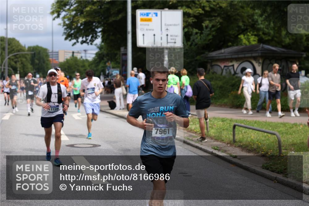 29.06.2025 - hella hamburg halbmarathon Yannick Fuchs http://msf.ph/oto/8166986 29.06.2025 10:40:41 20KM 1139, 1759, 2842, 3087, 4091, 4237, 4497, 4949, 5459, 6388, 6421, 6532, 6691, 6700, 6978, 7335, 7961, 8142, 8482, 8577, 8981, 9232, 9386, 9529, 9786, 11094, 11125, 11185, 11491, 12171, 12269, 12579, 12651, 12891, 13630, 13698, 13782, 13940, 14045, 14062, 14262, 14541, 14722, 14804, 15133, 15149, 15157, 15206, 15900, 16127, 16286, 17008, 17190, 17281, 17332, 17461, 17492, 17892, 18118, 19128 meine-sportfotos.de