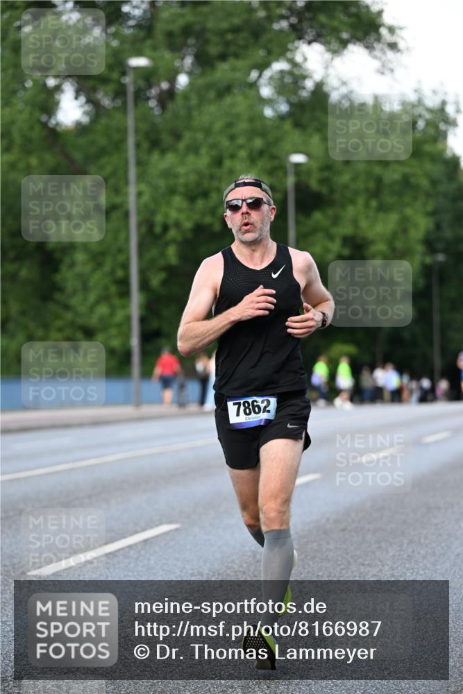 29.06.2025 - hella hamburg halbmarathon Dr. Thomas Lammeyer http://msf.ph/oto/8166987 29.06.2025 09:45:02 Kennedybrücke 1241, 2892, 6559, 7862 meine-sportfotos.de