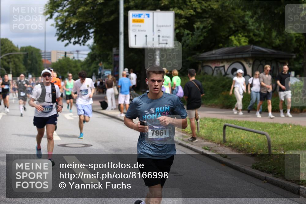 29.06.2025 - hella hamburg halbmarathon Yannick Fuchs http://msf.ph/oto/8166998 29.06.2025 10:40:41 20KM 1139, 1759, 2842, 3087, 4091, 4237, 4497, 4949, 5459, 6388, 6421, 6532, 6691, 6700, 6978, 7335, 7961, 8142, 8482, 8577, 8981, 9232, 9386, 9529, 9786, 11094, 11125, 11185, 11491, 12171, 12269, 12579, 12651, 12891, 13630, 13698, 13782, 13940, 14045, 14062, 14262, 14541, 14722, 14804, 15133, 15149, 15157, 15206, 15900, 16127, 16286, 17008, 17190, 17281, 17332, 17461, 17492, 17892, 18118, 19128 meine-sportfotos.de