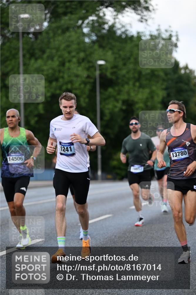 29.06.2025 - hella hamburg halbmarathon Dr. Thomas Lammeyer http://msf.ph/oto/8167014 29.06.2025 09:45:12 Kennedybrücke 1241, 2604, 2892, 7862, 10485 meine-sportfotos.de