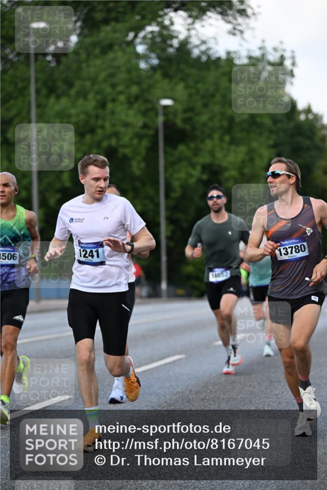 29.06.2025 - hella hamburg halbmarathon Dr. Thomas Lammeyer http://msf.ph/oto/8167045 29.06.2025 09:45:12 Kennedybrücke 1241, 2604, 2892, 7862, 10485 meine-sportfotos.de