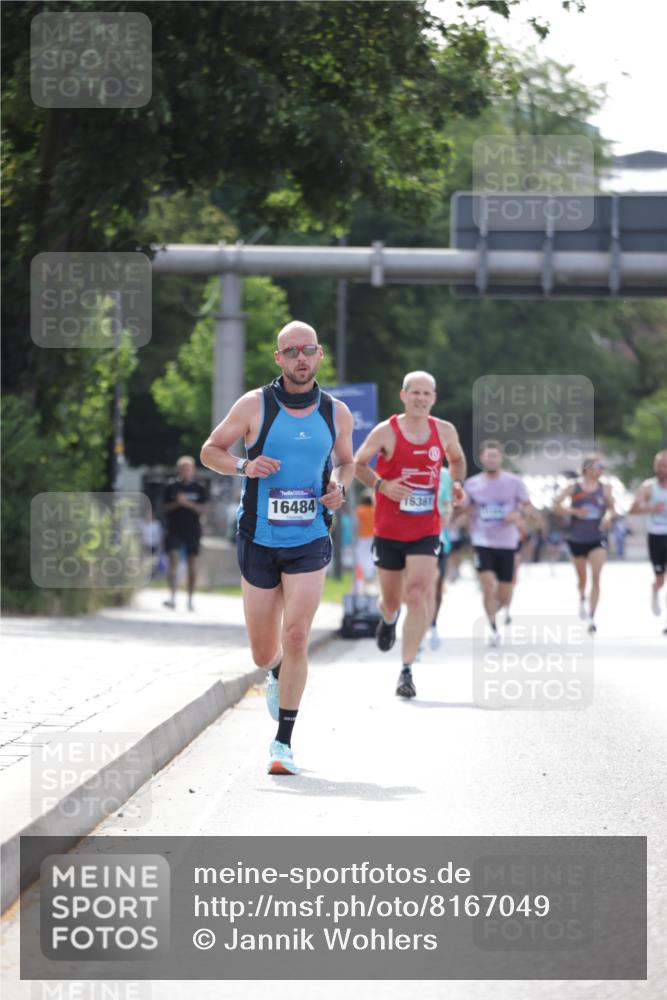 29.06.2025 - hella hamburg halbmarathon Jannik Wohlers http://msf.ph/oto/8167049 29.06.2025 09:41:05 Lombardsbrücke 2459, 9442, 10234, 11624, 16484, 17856, 17886 meine-sportfotos.de