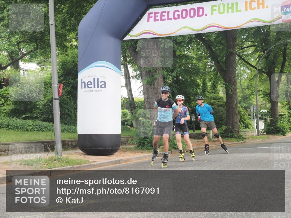 29.06.2025 - hella hamburg halbmarathon KatJ http://msf.ph/oto/8167091 29.06.2025 09:16:23 Zwischen KM18-KM19  meine-sportfotos.de