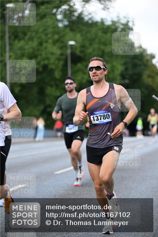 29.06.2025 - hella hamburg halbmarathon Dr. Thomas Lammeyer http://msf.ph/oto/8167102 29.06.2025 09:45:12 Kennedybrücke 1241, 2604, 2892, 7862, 10485 meine-sportfotos.de