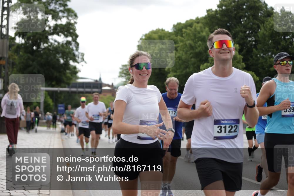 29.06.2025 - hella hamburg halbmarathon Jannik Wohlers http://msf.ph/oto/8167119 29.06.2025 10:20:57 Lombardsbrücke 1028, 1401, 2271, 2635, 2815, 2956, 2986, 3122, 3817, 3825, 3826, 4786, 5373, 5395, 5493, 6103, 6844, 7375, 7522, 7553, 7781, 8095, 8844, 9100, 9499, 9501, 9624, 10374, 10921, 11117, 11610, 11698, 11775, 12018, 12368, 12395, 13584, 14118, 14499, 14519, 14664, 14809, 14819, 15267, 15387, 15404, 15603, 15752, 16107, 16586, 16600, 17341, 17799, 17961, 17969, 18170, 18809, 19012 meine-sportfotos.de