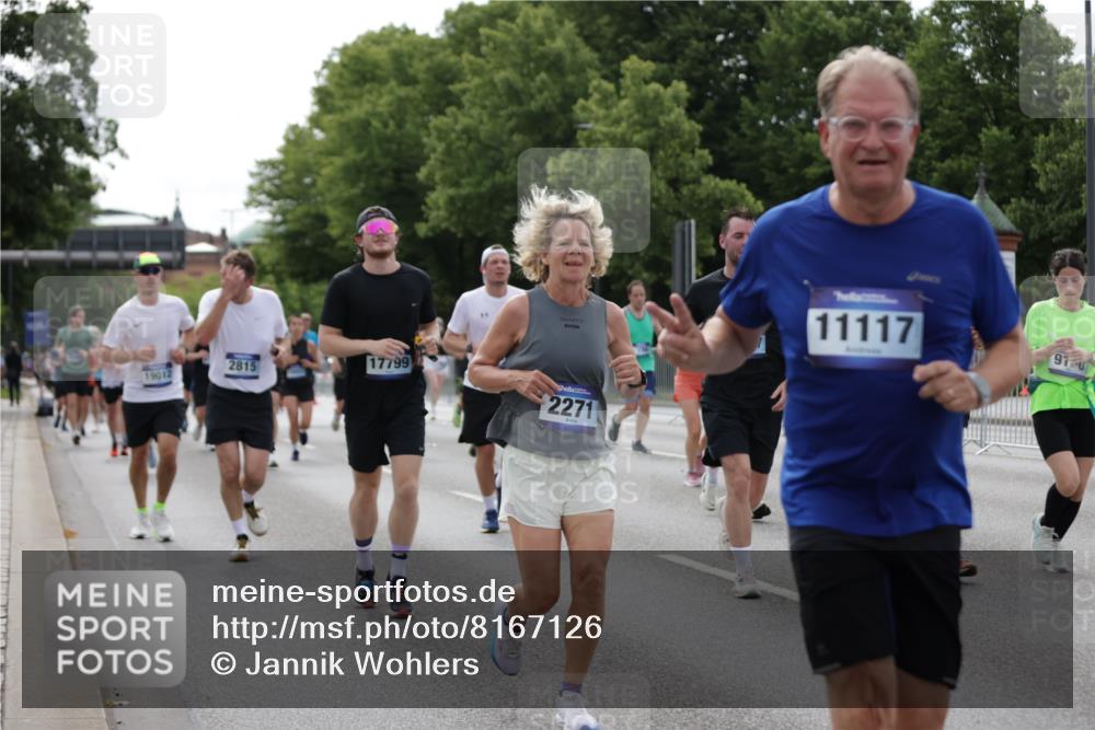 29.06.2025 - hella hamburg halbmarathon Jannik Wohlers http://msf.ph/oto/8167126 29.06.2025 10:20:59 Lombardsbrücke 1028, 1401, 2271, 2635, 2815, 2956, 3122, 3770, 3817, 3825, 3826, 4697, 4786, 5373, 5395, 5412, 5493, 6103, 6844, 7375, 7522, 7553, 7781, 8095, 8844, 9100, 9499, 9501, 9532, 9624, 10374, 10921, 11117, 11610, 11775, 12018, 12368, 13093, 13584, 14118, 14499, 14519, 14664, 14809, 14819, 15267, 15387, 15404, 15603, 15752, 15869, 16107, 16586, 16600, 17341, 17799, 17961, 17969, 18170, 18378, 18809, 19012 meine-sportfotos.de
