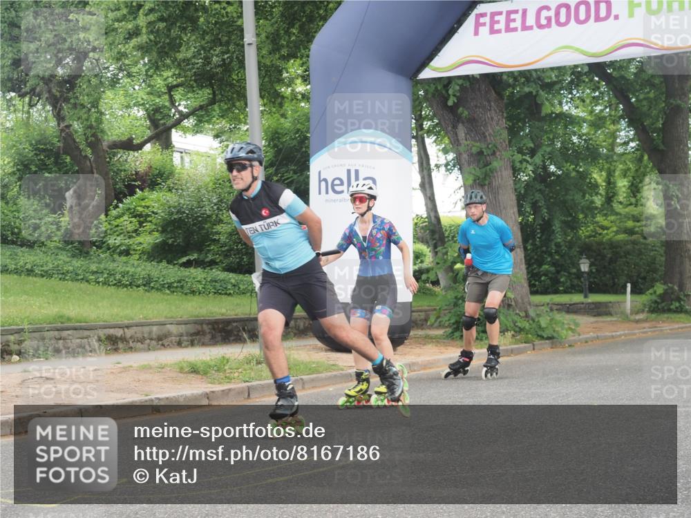 29.06.2025 - hella hamburg halbmarathon KatJ http://msf.ph/oto/8167186 29.06.2025 09:16:23 Zwischen KM18-KM19  meine-sportfotos.de