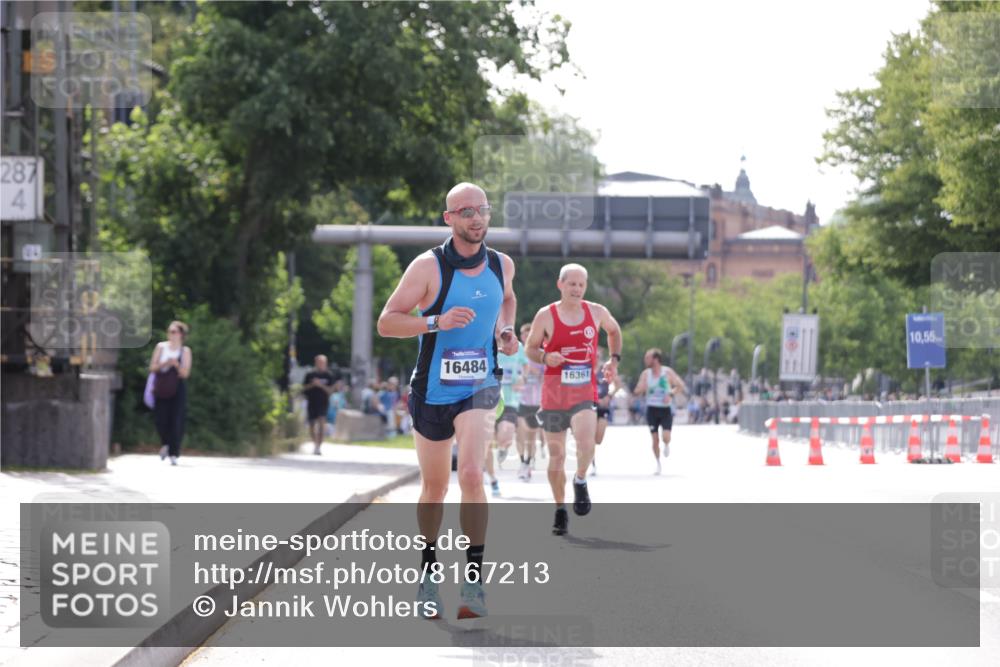 29.06.2025 - hella hamburg halbmarathon Jannik Wohlers http://msf.ph/oto/8167213 29.06.2025 09:41:07 Lombardsbrücke 2459, 9442, 10234, 11624, 16361, 16484, 17856 meine-sportfotos.de
