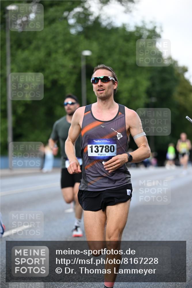 29.06.2025 - hella hamburg halbmarathon Dr. Thomas Lammeyer http://msf.ph/oto/8167228 29.06.2025 09:45:13 Kennedybrücke 1241, 2604, 2892, 10485 meine-sportfotos.de