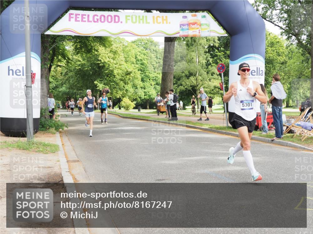 29.06.2025 - hella hamburg halbmarathon MichiJ http://msf.ph/oto/8167247 29.06.2025 10:14:21 Zwischen KM18-KM19 5301, 9385, 11194, 19078 meine-sportfotos.de