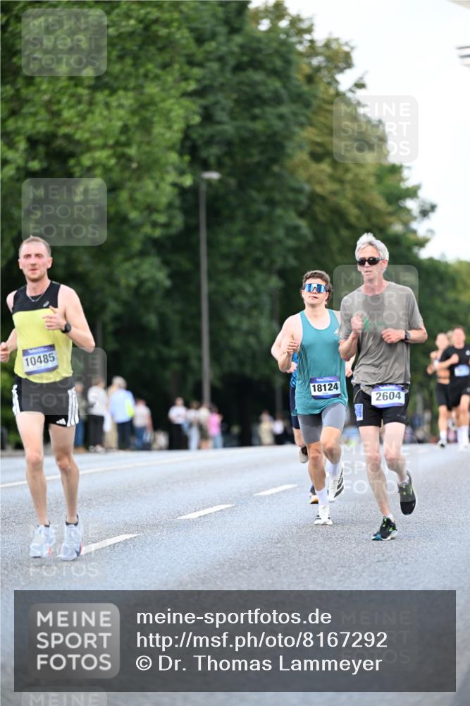 29.06.2025 - hella hamburg halbmarathon Dr. Thomas Lammeyer http://msf.ph/oto/8167292 29.06.2025 09:45:18 Kennedybrücke 1241, 2604, 10485 meine-sportfotos.de