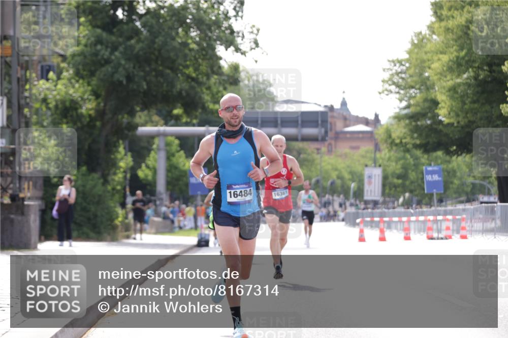 29.06.2025 - hella hamburg halbmarathon Jannik Wohlers http://msf.ph/oto/8167314 29.06.2025 09:41:08 Lombardsbrücke 2459, 9442, 10234, 11624, 16361, 16484, 17856 meine-sportfotos.de
