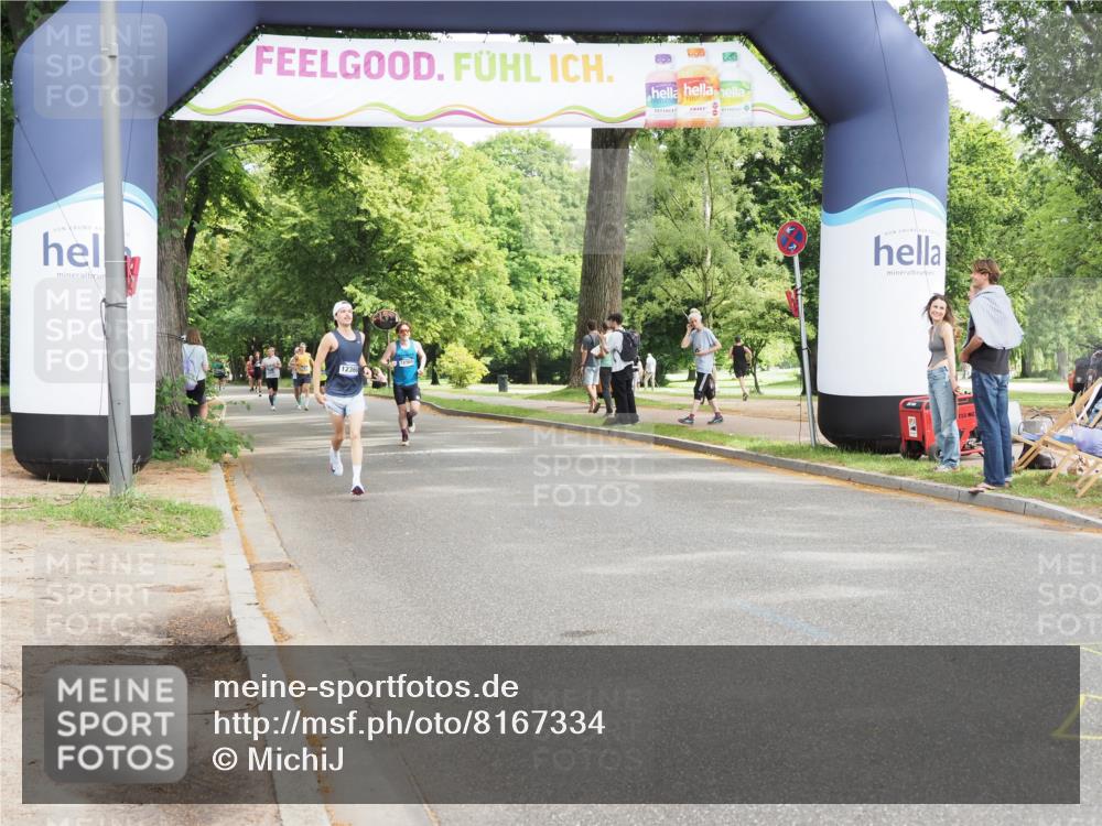 29.06.2025 - hella hamburg halbmarathon MichiJ http://msf.ph/oto/8167334 29.06.2025 10:14:21 Zwischen KM18-KM19 5301, 9385, 11194, 19078 meine-sportfotos.de