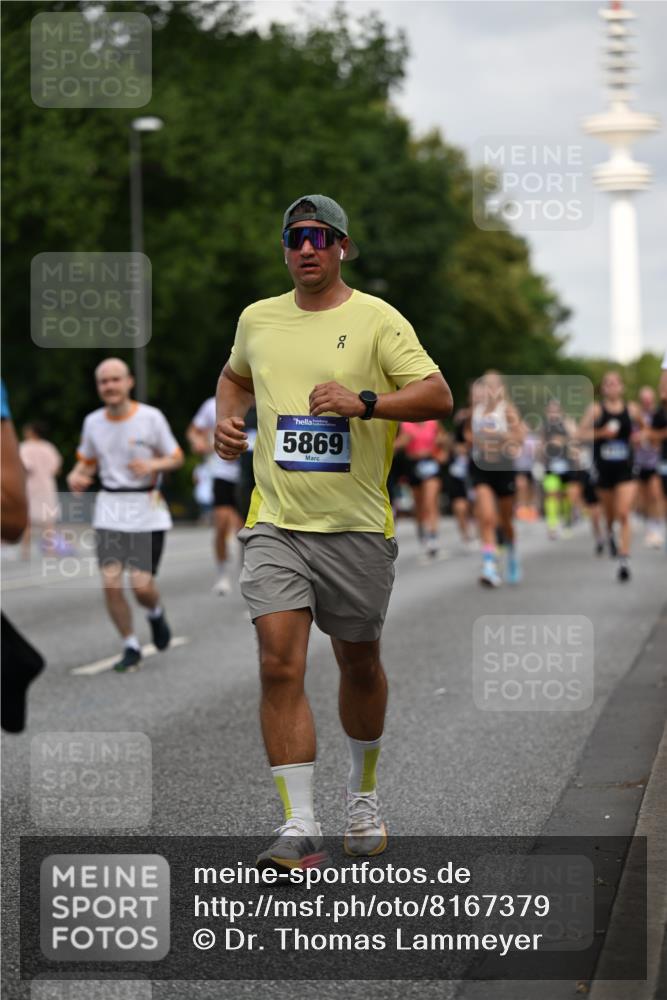 29.06.2025 - hella hamburg halbmarathon Dr. Thomas Lammeyer http://msf.ph/oto/8167379 29.06.2025 10:09:25 Kennedybrücke 1213, 1863, 2298, 3071, 3578, 4014, 4220, 4394, 5073, 5869, 6059, 6907, 6908, 7826, 8316, 8999, 9007, 9019, 9075, 9165, 9361, 9559, 9680, 10694 meine-sportfotos.de